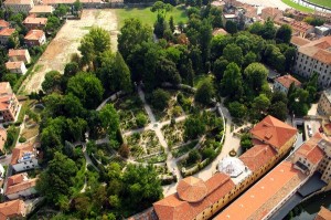 Orto Botanico Padova, veduta aerea. jpg.