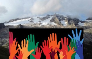 Ambiente: Mountain Wilderness per pulire la Marmolada. Iniziativa del 2 settembre 2017. ANSA/UFF STAMPA MOUNTAIN WILDERNESS ++NO SALES, EDITORIAL USE ONLY++