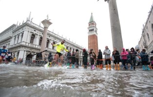Venicemarathon 2018





photo © Matteo Bertolin